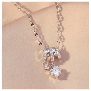 Round dangle - Necklace - Silver - CZs - 18"